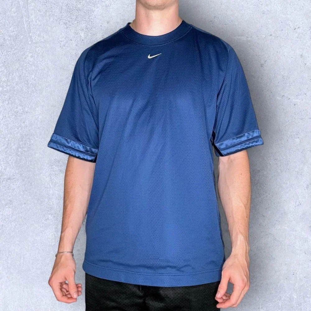 Nike center swoosh shirt